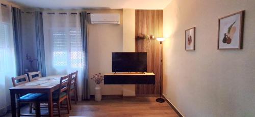 Cerro de la Golondrina-Salesianos Apartment | Loft Flor de Azahar parking privado
