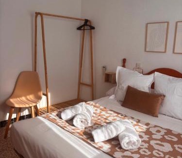 Pozo Alcon House | Hostal Avenida Pozo Alcón