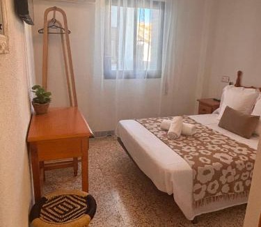 Pozo Alcon House | Hostal Avenida Pozo Alcón