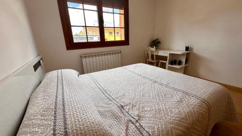 La Virgen del Camino House | Cama King Size, Jardín y Barbacoa a 10 min de León