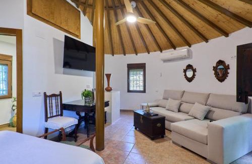 Torrejon El Rubio House | Apartamentos Los Chozos de Monfragüe