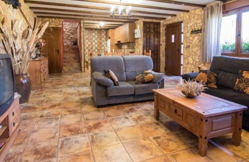Sasamon House | Castillo Eugenio
