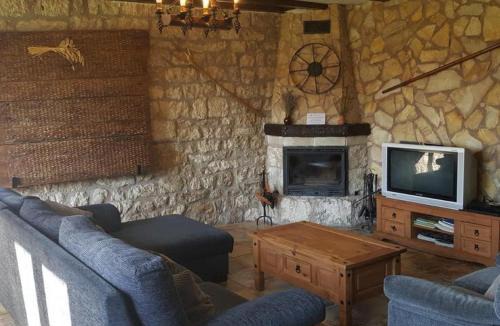 Sasamon House | Castillo Eugenio