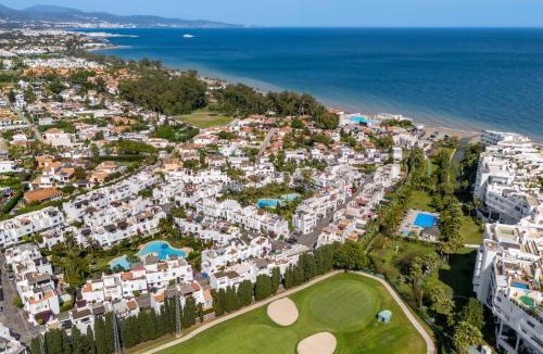 Guadalmina House | Beach & Golf Villa - Lagoon Pool - Sleeps 8
