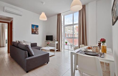 Perchel Sur Apartment | Apartamento terraza privada 2D. MALAGA CENTRO