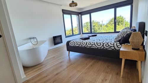 Sotiello Villa | Villa de Lujo en Gijón, Piscina Climatizada, Bar