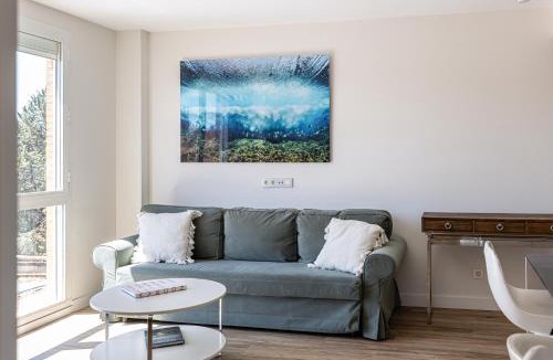 San Isidro Apartment | 23 DOWN TOWN IN METRO IN 5 Station straigh WIFI AC