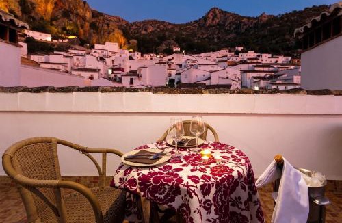 Ubrique Apartment | Cosy Apartment in Ubrique with Mountain View, 60 sqm
