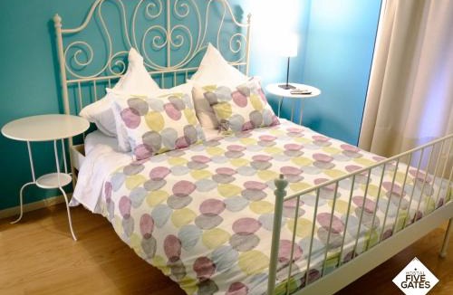 Calle San Pedro House | Hostal Five Gates