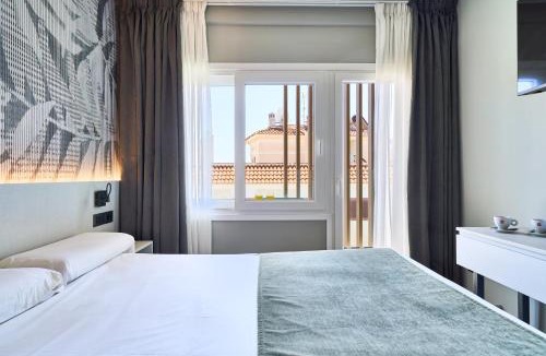 Benalmadena Costa Hotel | Hostal Sol y Miel