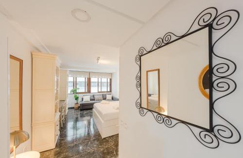 Castellana Apartment | SmartRoom Madrid by ARCO
