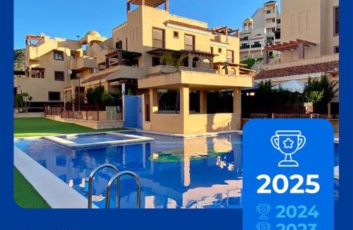 Los Geraeos Apartment | Precioso ático con vistas al mar y la montaña