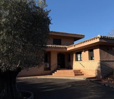 Province of Toledo Villa | Montesión 71 - Casa con piscina & jardín, al lado de Puy du Fou