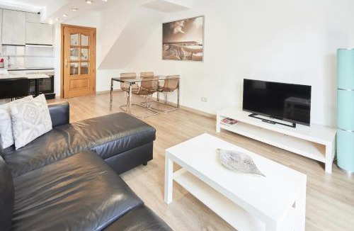 Tetuan Apartment | Santa Rosa Madrid 304 by Escape Home