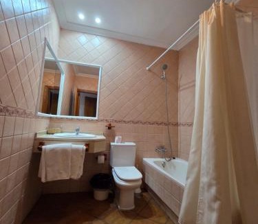 Herrera del Duque House | Hostal Carlos I