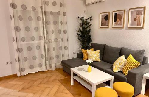 Distrito Sur Apartment | Impresionante Puente Romano de Córdoba Parking
