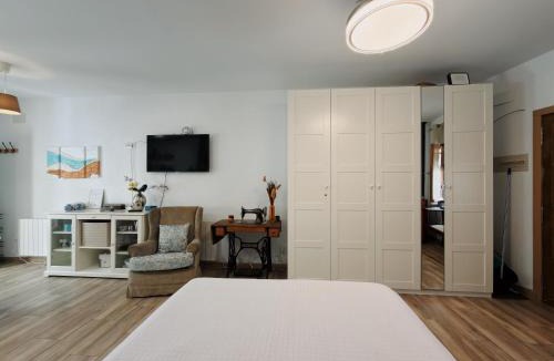 Miguelanez House | SAN ISIDRO