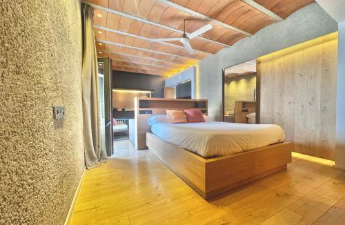 Distrito Centro Apartment | VillaMora Alfaros 35 FREE PARKING
