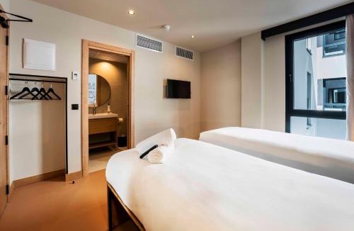Simancas Hotel | easyHotel Madrid Alcala