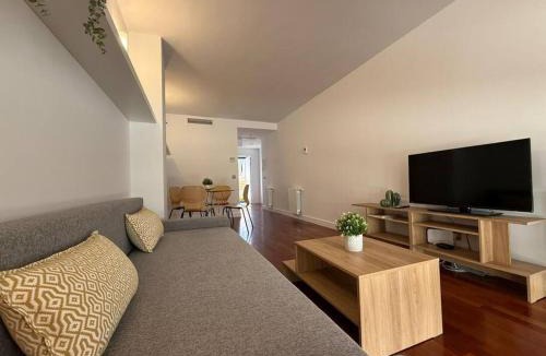 Cuatro Caminos Apartment | Stunning Penthouse in Tetuan for 4 pax - Coruña