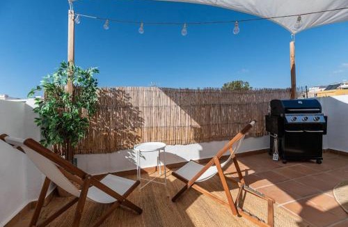 Capuchinos Apartment | Urban Charm Rooftop Apartment with Vista