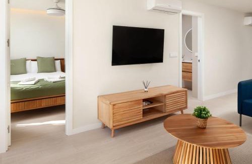 Parque Ayala Apartment | Top Floor Sea View & Terrace in Malaga!