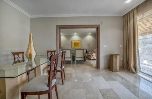 Distrito Norte Sierra Apartment | Apartamento Los Tilos & Parking & Piscina