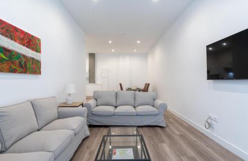 Camas Apartment | Holi-Rent AT Erillas