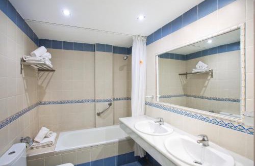Benalmadena Costa Resort | Pueblo Evita