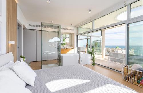 Fuengirola Apartment | Ensuite Deluxe Jacuzzi & Parking Privado