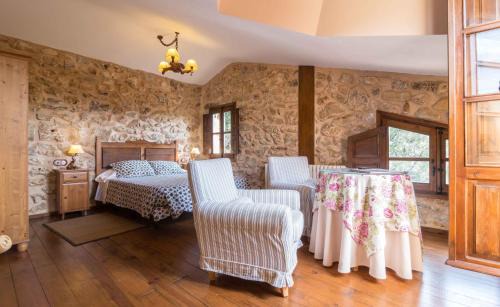 Villaverde de Guadalimar Hotel | Hotel de Montaña Cueva Ahumada