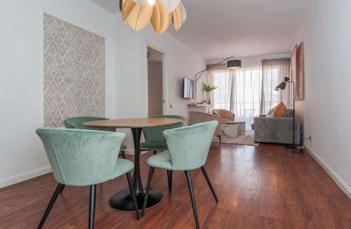 Cotos Apartment | Tu Escapada Urbana - Plaza de Castilla III, Diseño y Localización