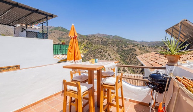 Cubo's Casa Mas Axarquia / núcleo urbano / Axarquía