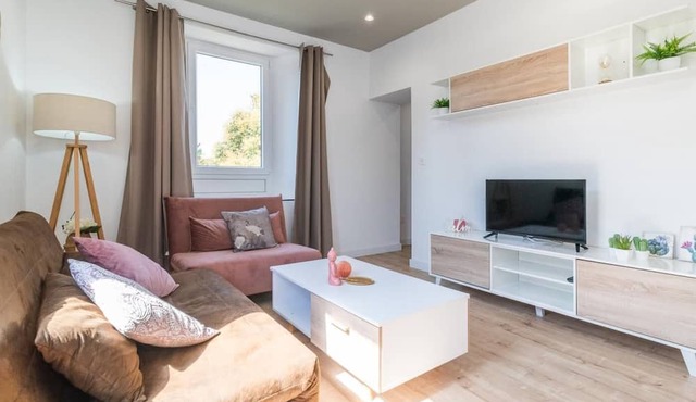 Apartment in a restored mansion in Granada.
