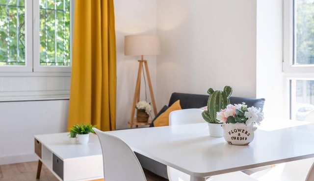 Apartment in a restored mansion in Granada.