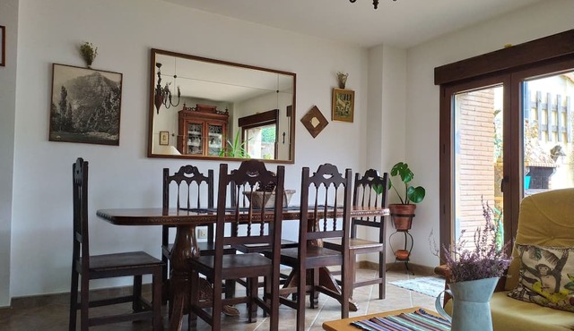 Relaxing Rural House Caminos de Machado overlooking the river - for 10 people in Molinos de Duero