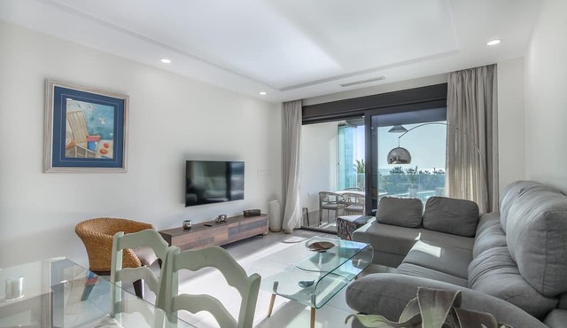 New Apartment With Sea Views