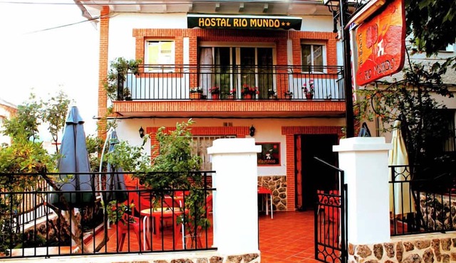 HOSTAL RÍO MUNDO