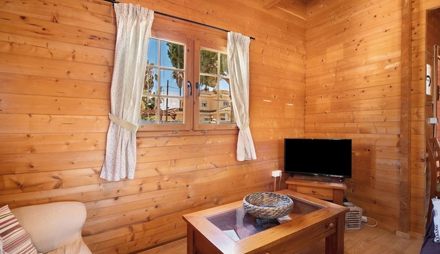 Cottage 'La Cabaña Los Abuelos' with Private Terrace, Private Garden and Wi-Fi