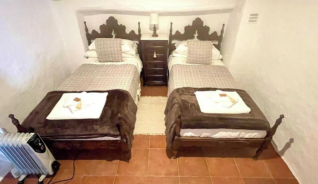 2-bed Country House - Mountain Views - Sleeps 6