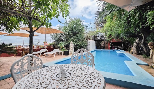 Apartment 'Navila Numero 2' with Shared Pool, Wi-Fi and Air Conditioning in Eivissa