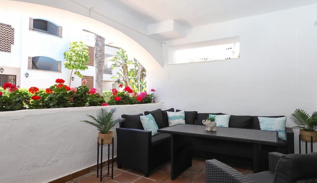 San Pedro spacious apartment - 300m to beach