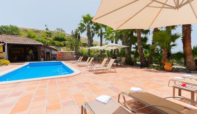Cubo's Mijas Finca Huerta Rica Buganvilla/air conditioning/free wifi