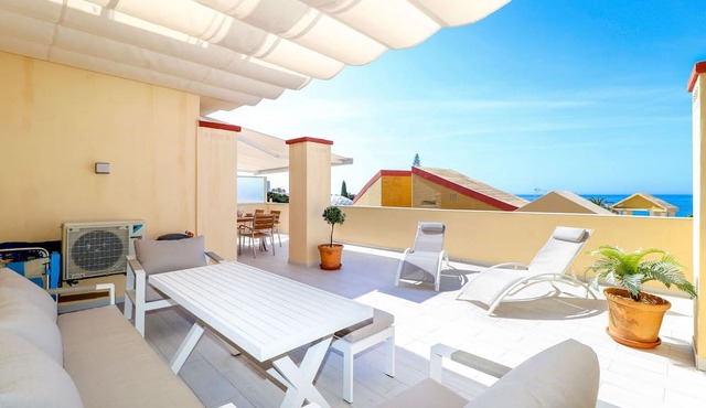 Deluxe studio with huge terrace - Romana Playa beachfront
