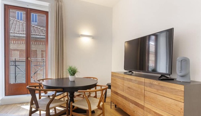 Bellas Artes V apartment in Madrid