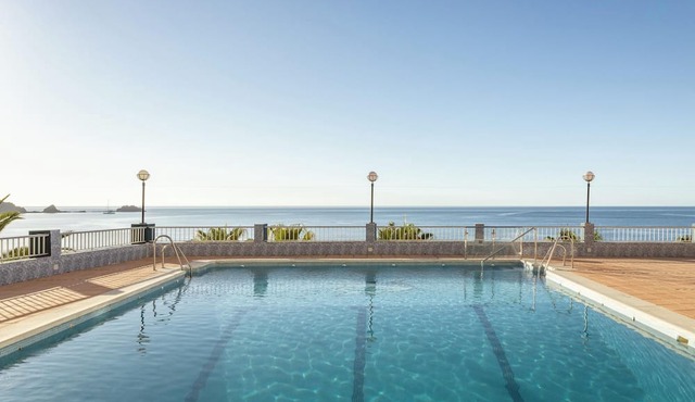 Apartment Sea-front by Beach with Pool & Wi-Fi