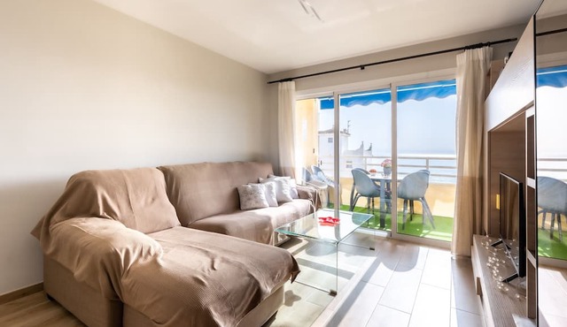 Apartment "Paradise" on the Beach with Pool, Tennis Court, Terrace & Wi-Fi