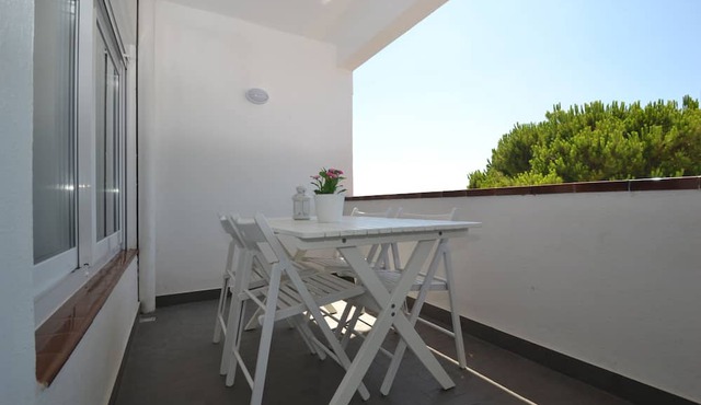 La Bufera - Sleeps 6, three bedrooms , 2 bathrooms , balcony, comunal Pool. in Sitges