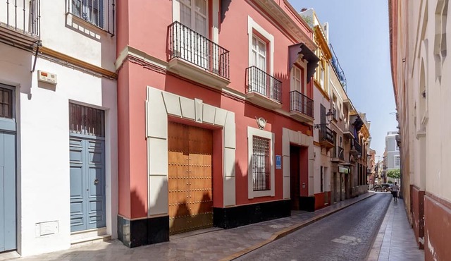 Elegant town house in the best area of Seville