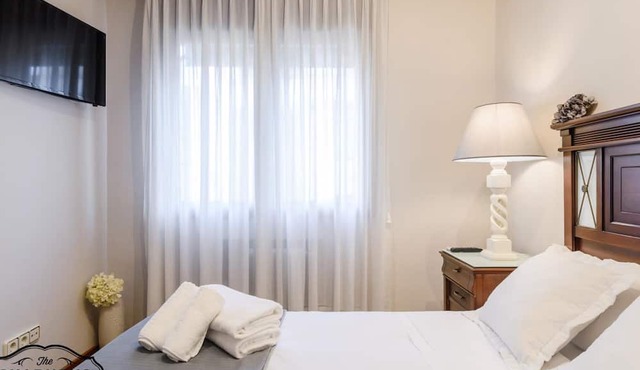 Argüelles, cozy apartment for 4 in the center, AC